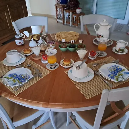 Bed & Breakfast Aux Volets Bleus Sibiril